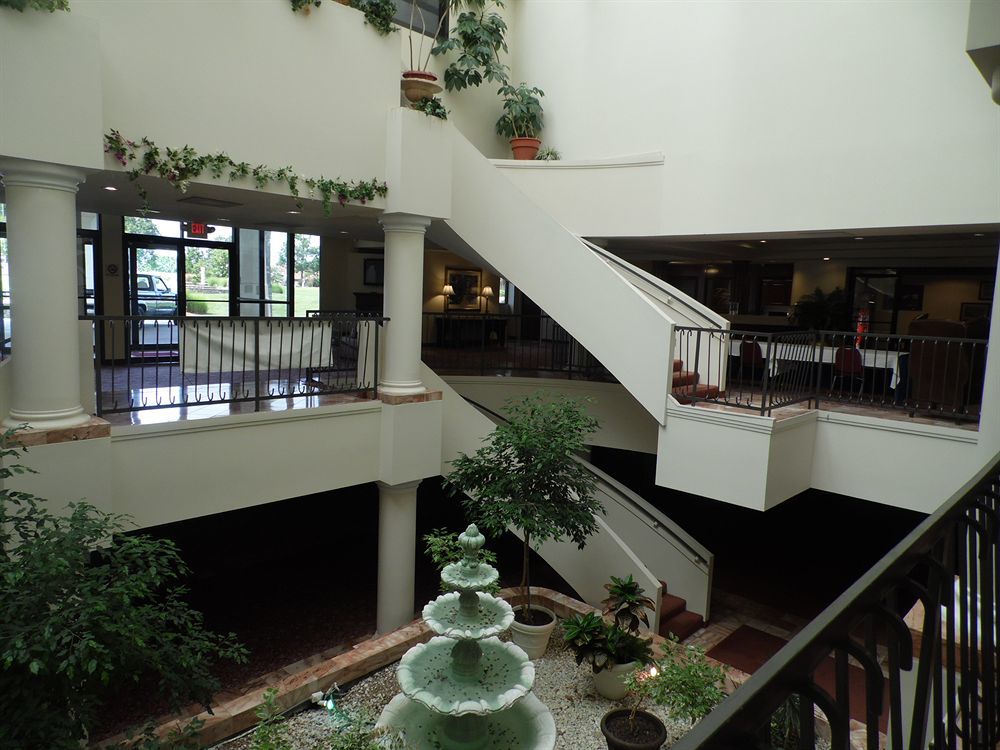 Regalia Hotel & Conference Center Village of Four Seasons Екстериор снимка